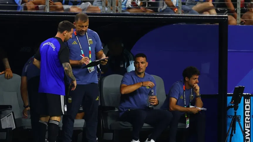 Walter Samuel se desvincula del cuerpo técnico de la Selección Argentina para iniciar su carrera como DT